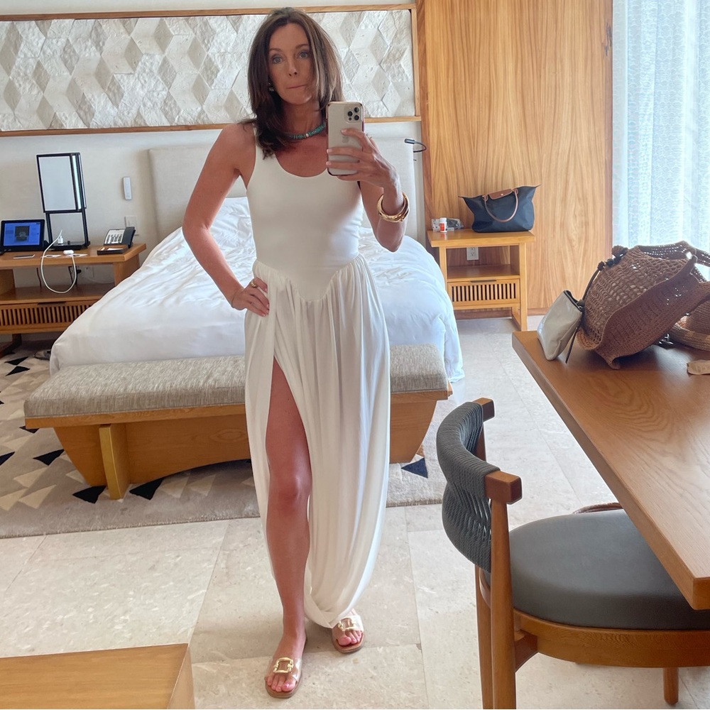 Elegant White Maxi Dress - Picture 7 of 7